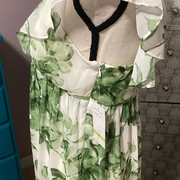 Taylor Green and White Floral Maxi Dress - Picture 3 of 4